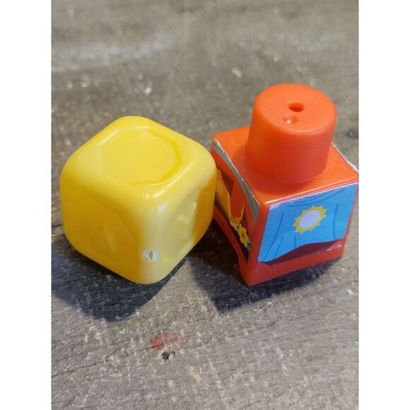 Red yellow playing blocks doll accessory toy figure set - Picture 4 of 5